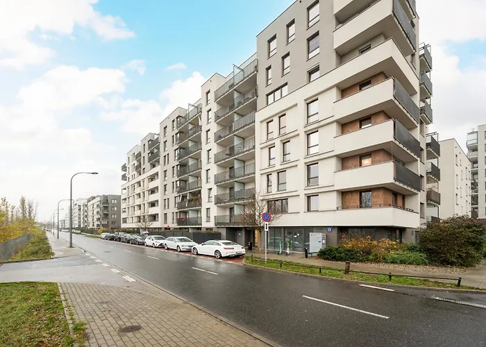 Pieskowa Skala 13 By Bookinghost *